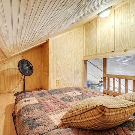Creekside Whittier Cabin With Fire Pit Near Hiking! Ngoại thất bức ảnh
