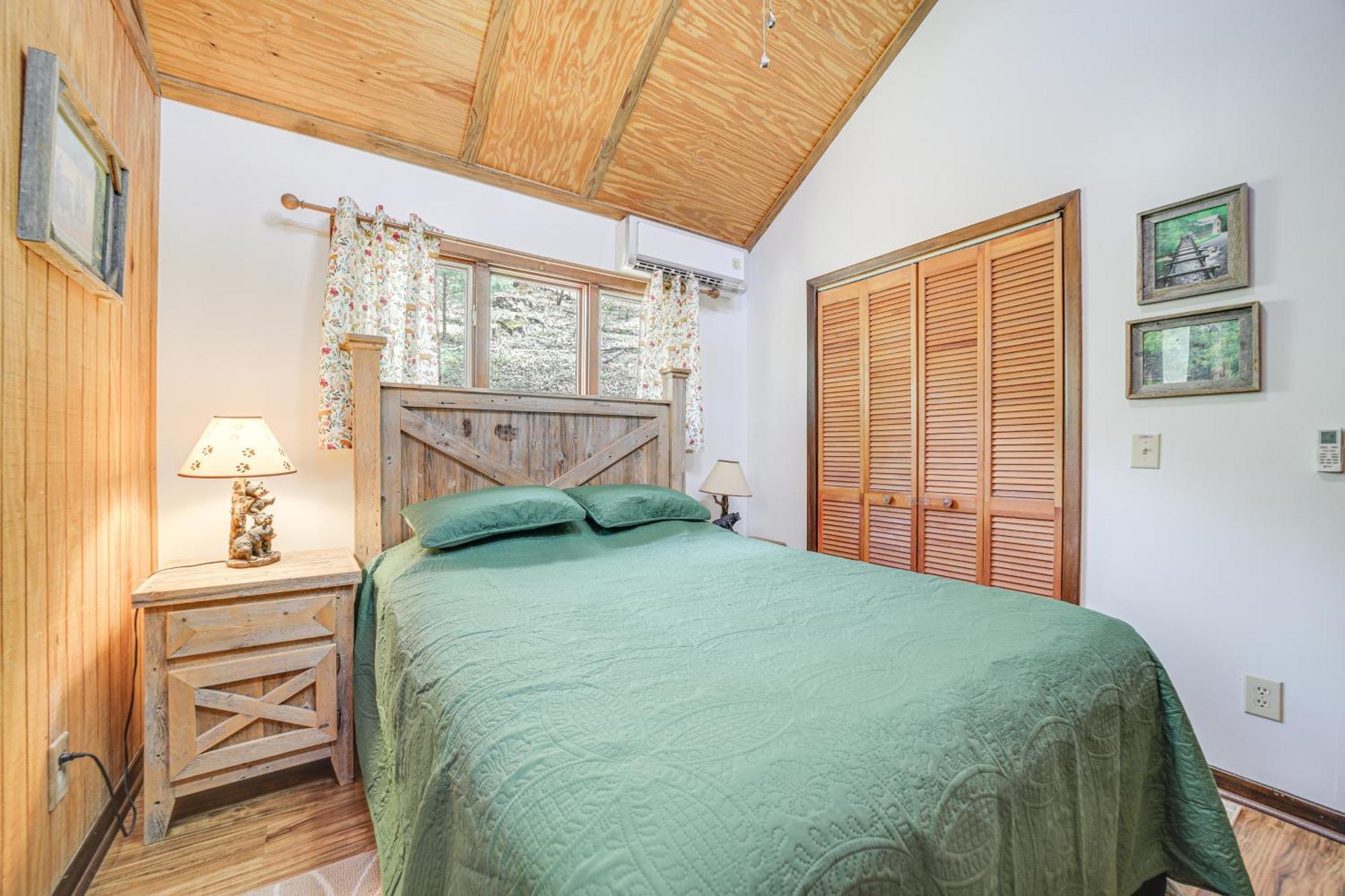 Creekside Whittier Cabin With Fire Pit Near Hiking! Ngoại thất bức ảnh